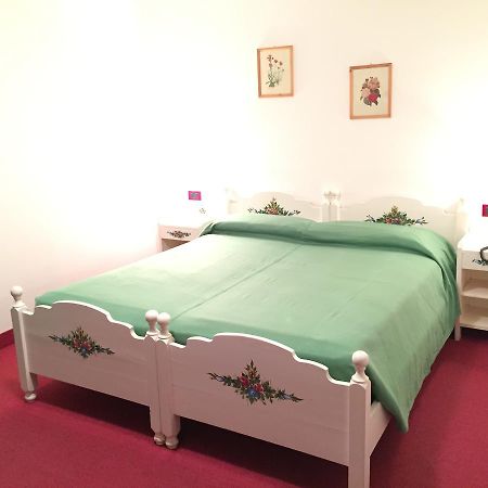 Hotel Tosa Madonna Eksteriør billede